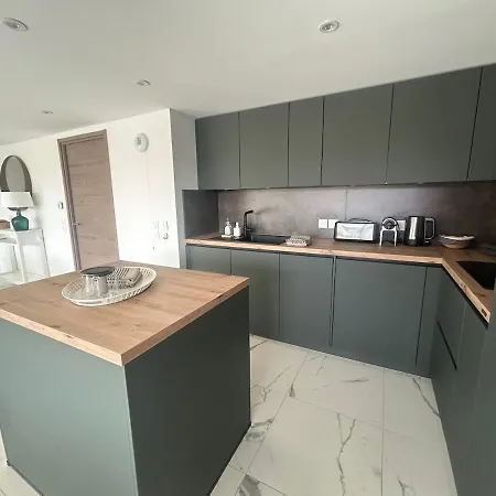 Kosmic 702 By Avecoeur Apartment